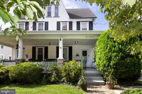 339 W 2nd St, Moorestown, NJ 08057