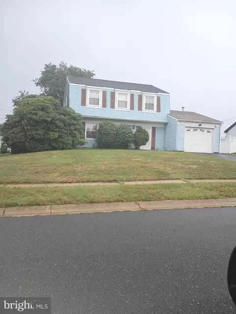33 Trescott Ln, Willingboro, NJ 08046