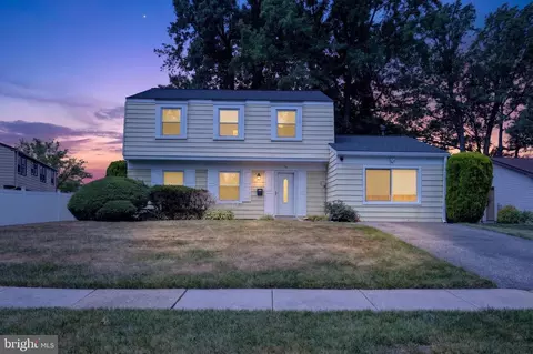 36 Neptune Ln, Willingboro, NJ 08046