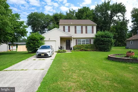 17 New Castle Ln, Willingboro, NJ 08046