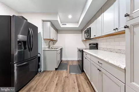 115 E Kings Hwy # 140, Maple Shade, NJ 08052