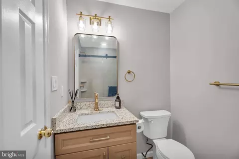 Bath - 20 Oleander Ct, Mount Laurel, NJ 08054 photo 2 of 3