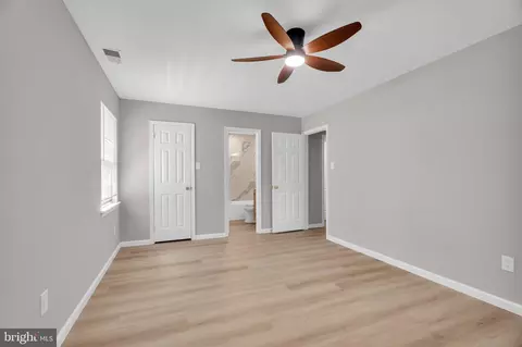 Entry Way - 20 Oleander Ct, Mount Laurel, NJ 08054 photo 6 of 6