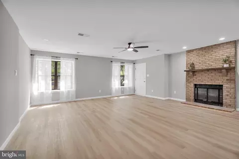 Living - 20 Oleander Ct, Mount Laurel, NJ 08054 photo 2 of 2