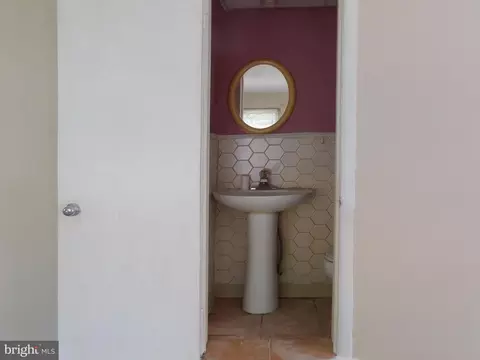 Entry Way - 83 E 2nd St E, Moorestown, NJ 08057 photo 2 of 9