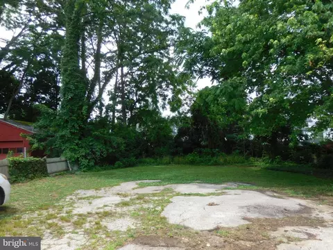 Exterior - 83 E 2nd St E, Moorestown, NJ 08057 photo 7 of 9