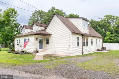31 Prince St, Chatsworth, NJ 08019