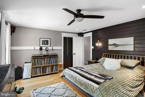 Bedroom - 21 Sequoia Dr, Cinnaminson, NJ 08077 photo 2 of 4