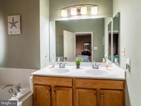 Bath - 6 Fox Ct, Delanco, NJ 08075 photo 3 of 5
