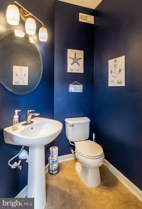Bath - 6 Fox Ct, Delanco, NJ 08075 photo 1 of 5