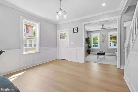 Entry Way - 702 Chestnut St, Delanco, NJ 08075 photo 2 of 18