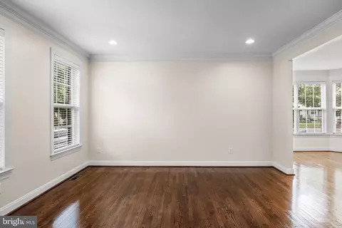Living - 23 Kyle Ct, Mount Laurel, NJ 08054 photo 2 of 6