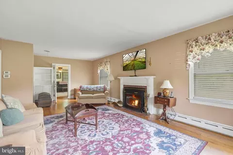 Living - 42 Devon Rd, Mount Holly, NJ 08060 photo 1 of 3