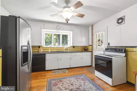 Kitchen - 42 Devon Rd, Mount Holly, NJ 08060 photo 1 of 3