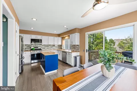 9 Lilyberry Pl, Delran, NJ 08075