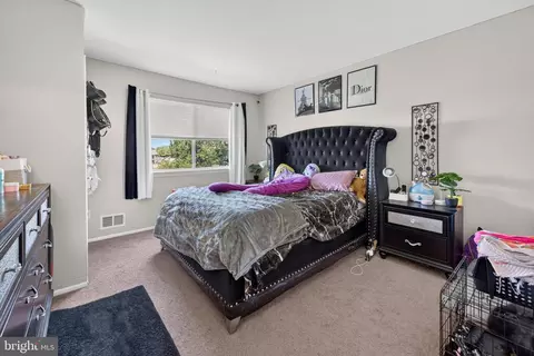 913 Woodchip Rd, Lumberton, NJ 08048