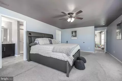 Entry Way - 3 Fox Ct, Delran, NJ 08075 photo 1 of 4