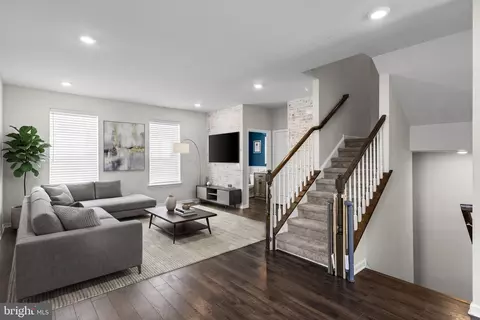 2 Naples Ln, Mount Laurel, NJ 08054