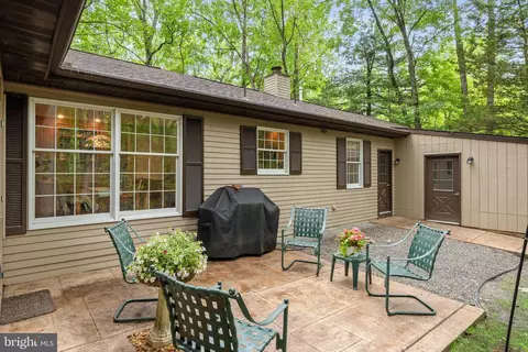 39 Thunderhead Dr, Medford, NJ 08055