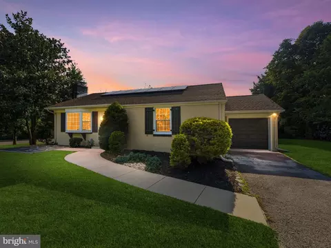 223 N Cropwell Rd, Marlton, NJ 08053
