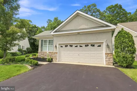 166 Glengarry Ln, Hainesport, NJ 08036