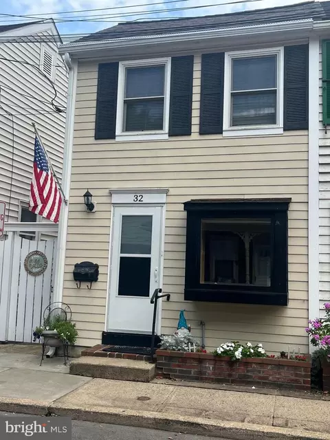 32 Thompson St #32, Bordentown, NJ 08505