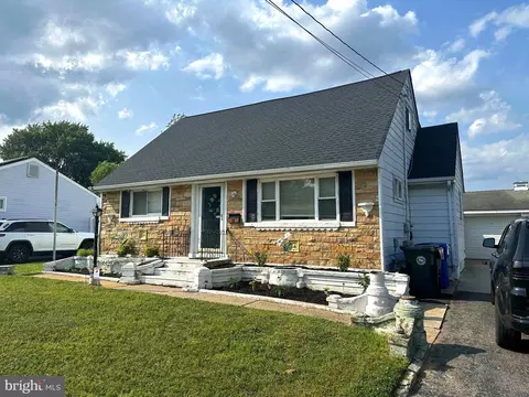 62 Hinkle Dr, Bordentown, NJ 08505