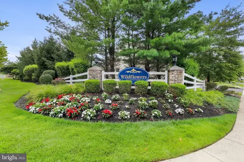 10 Montclaire Rd, Medford, NJ 08055