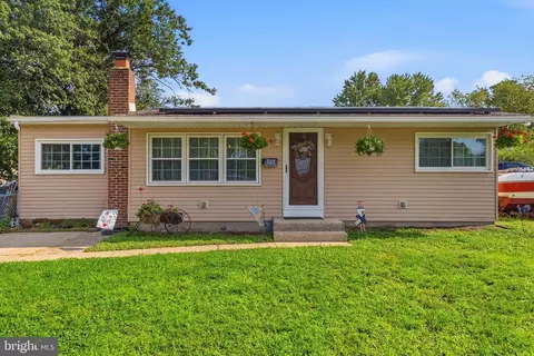Exterior - 653 Windsor Ave, Maple Shade, NJ 08052 photo 2 of 6