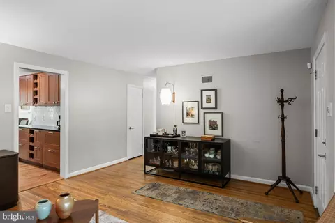 Entry Way - 623 Devon Rd, Moorestown, NJ 08057 photo 1 of 1