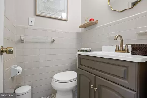Bath - 623 Devon Rd, Moorestown, NJ 08057 photo 1 of 6