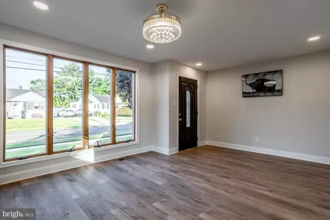 Living - 29 Overbrook Ave, Maple Shade, NJ 08052 photo 1 of 5
