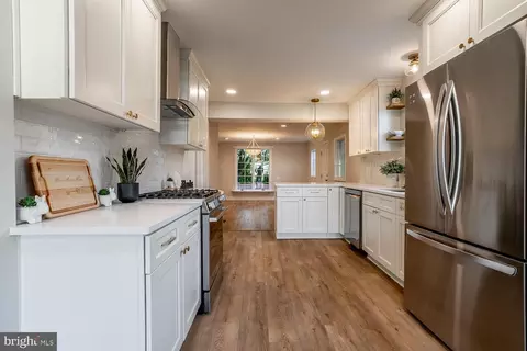 Kitchen - 29 Overbrook Ave, Maple Shade, NJ 08052 photo 1 of 2