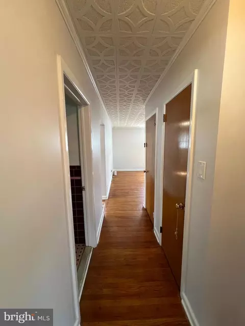 Entry Way - 12 Collins Ln, Maple Shade, NJ 08052 photo 3 of 4