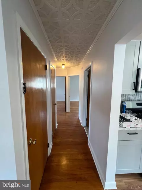 Entry Way - 12 Collins Ln, Maple Shade, NJ 08052 photo 1 of 4
