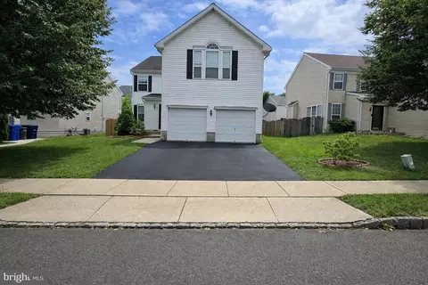 12 Durham Dr, Columbus, NJ 08022