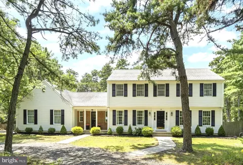 18 Spruce Dr, Medford, NJ 08055