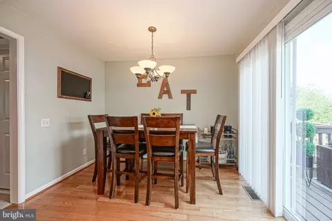 Dining - 7 Winterberry Pl, Delran, NJ 08075 photo 5 of 5
