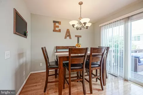 Dining - 7 Winterberry Pl, Delran, NJ 08075 photo 4 of 5
