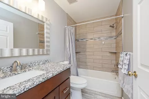 Bath - 7 Winterberry Pl, Delran, NJ 08075 photo 3 of 3