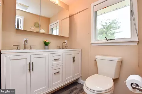 Bath - 59 Cornell Dr, Delran, NJ 08075 photo 3 of 4