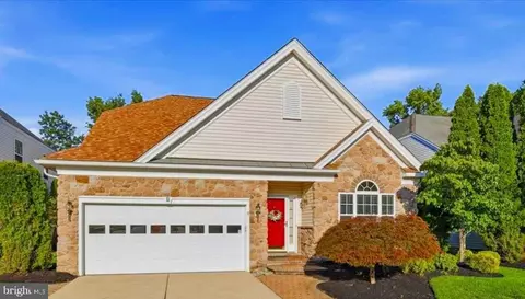 6 Mitchell Ct, Marlton, NJ 08053