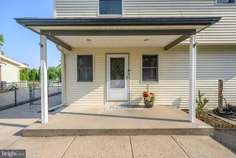 Exterior - 280 Progress St, Riverside, NJ 08075 photo 3 of 7