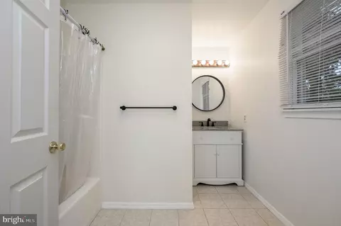 Bath - 280 Progress St, Riverside, NJ 08075 photo 2 of 3