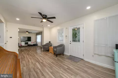 Entry Way - 280 Progress St, Riverside, NJ 08075 photo 2 of 5