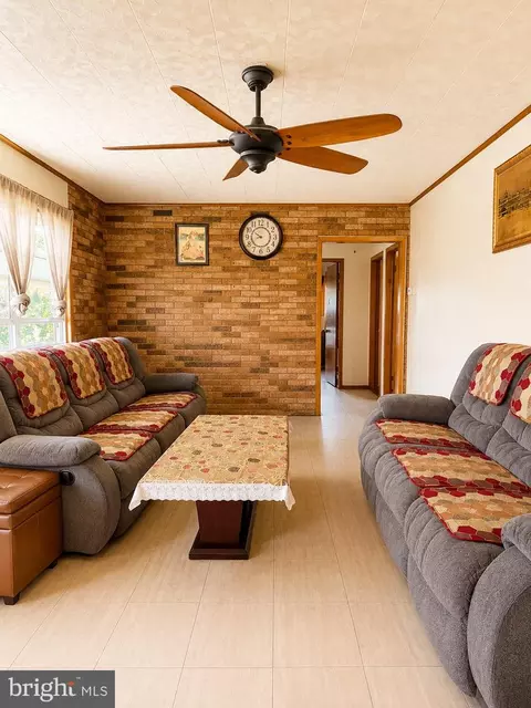 Living - 203 Bailey Ave, Maple Shade, NJ 08052 photo 2 of 3