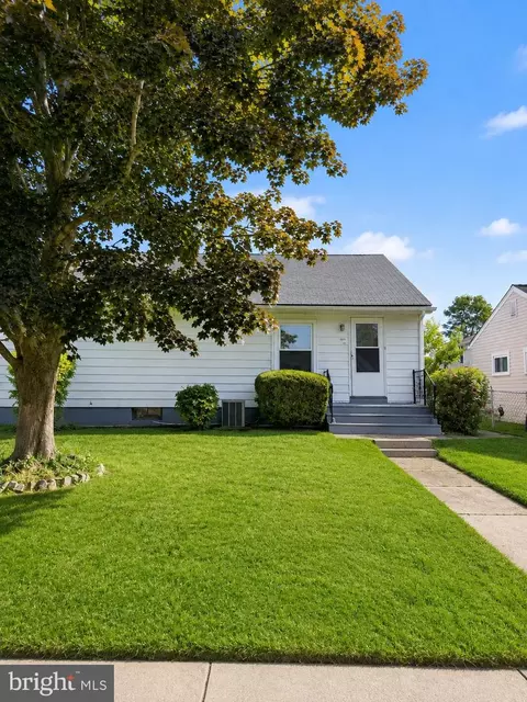 Exterior - 203 Bailey Ave, Maple Shade, NJ 08052 photo 2 of 4