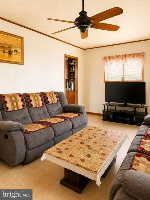 Living - 203 Bailey Ave, Maple Shade, NJ 08052 photo 3 of 3