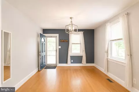 Entry Way - 103 S Cedar Ave, Maple Shade, NJ 08052 photo 1 of 1