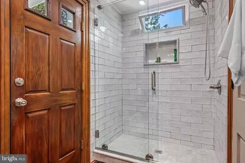 Bath - 55 Mecray Ln, Maple Shade, NJ 08052 photo 2 of 6